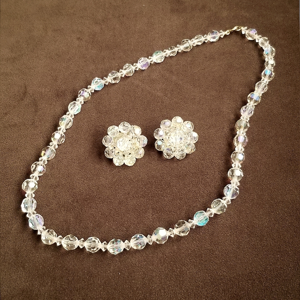 VINTAGE 22" AURORA BOREALIS CRYSTAL BEAD NECLACE+CLIP BACK EARRINGS-NICE!